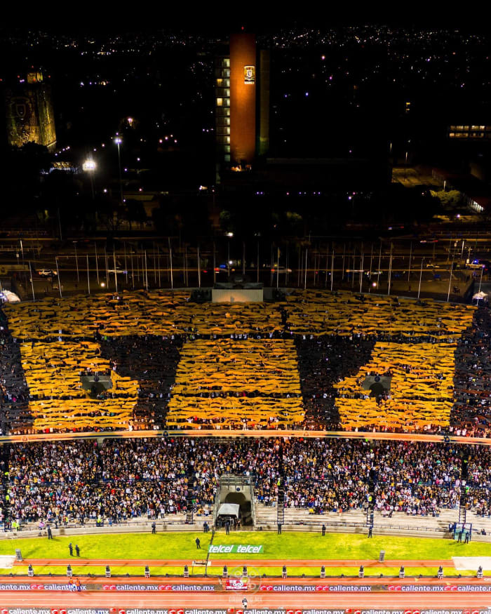 La Rebel de Pumas hace un impresionante mosaico en Ciudad Universitaria para recibir a su equipo frente a Chivas